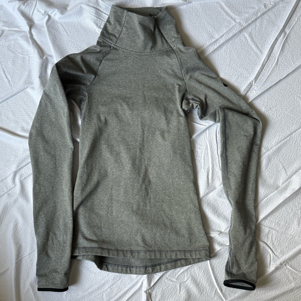 Nike Gray Long Sleeve Top - Picture 1 of 5